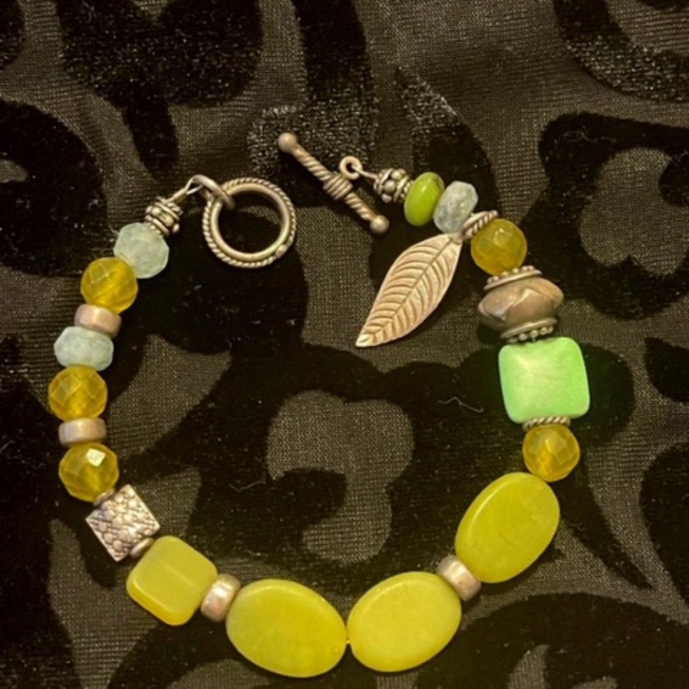 Green Serpentine with Faceted Stones Bracelet and Silver Leaf Charm